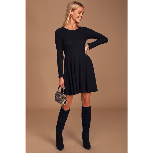Lulu's Fit and Fair Black Ribbed Knit Long Sleeve Skater Dress M NWT - Picture 2 of 6